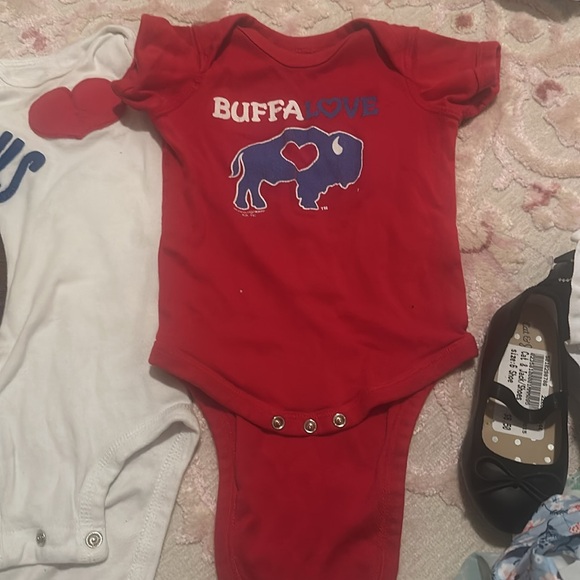 “Grow with baby” Buffalo bills baby lot- multiple sizes - Picture 4 of 5